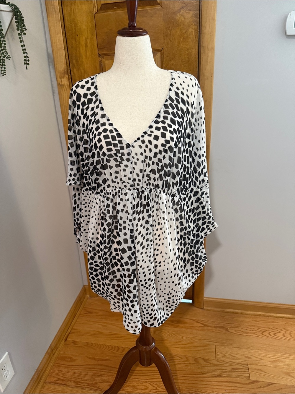 Black & White Chiffon Geometric Kaftan top size L